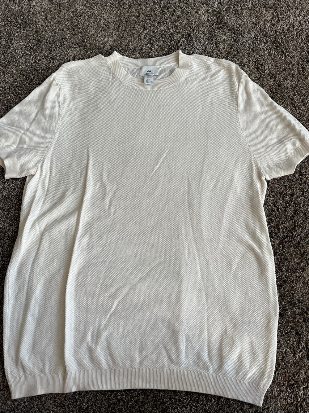 H&M Men's Short-Sleeve Crewneck Knit Shirt in Cream. Like new. Small - Picture 3 of 7